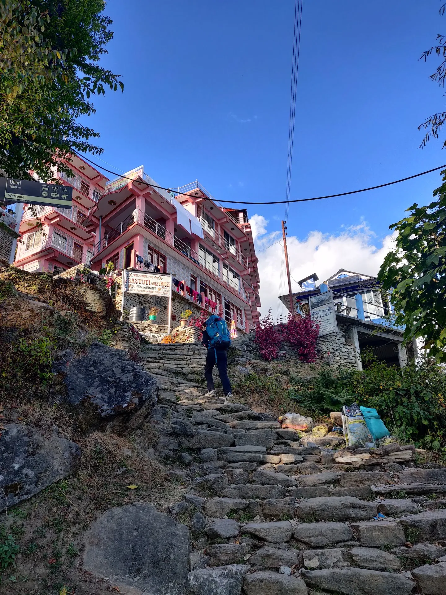 Trekking sull'Annapurna, giorno 1: l'ultima scalinata verso Ulleri